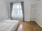 Klassische Altbauwohnung 3 Zimmer Nähe U1/U2/S Bahn Klassische Altbauwohnung 3 Zimmer Nähe U1/U2/S Bahn