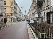 Klassische Altbauwohnung mit Balkon & Lift direkt in die...