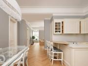 Klassische Altbauwohnung mit Freiflächen & Garage Nähe...