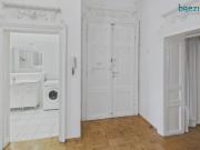 Klassische Altbauwohnung mit Loggia und Balkon in einem... Klassische Altbauwohnung mit Loggia und Balkon in einem...