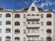 Klassische Wohnung am Landwehrkanal mit Altbaustilelementen