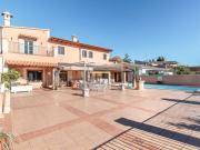 Klassisches mallorquinisches Herrenhaus mit Pool in Son...