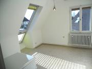 Kleine 2,5 Zi Wohnung im Grünen freundlich, hell,...