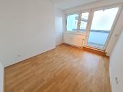 KLEINE 2 ZIMMER DACHWOHNUNG mit TERRASSE!