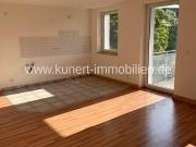 Kleine 3 Zimmer Wohnung mit großem Balkon im...