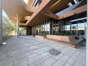 Kleine Perle im ultramodernen Wohnhaus mit Pool am Dach...