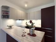 Kleine Perle im ultramodernen Wohnhaus mit Pool am Dach...