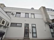 Kleines Büro mit Parkettboden und Entwicklungspotenzial...