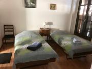 Kleines möbliertes Atelier im ersten Stock in der Nähe...