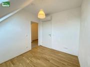 Klimatisierte Dachgeschoss Wohnung mit Ausblick zur...