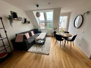 Klimatisierte DG Wohnung mit hofseitigem Balkon! Baujahr...