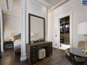 Klimatisierte und möblierte Vier Zimmer Altbauwohnung...