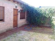 Klosterman 253, ALQUILA Casa de tres dormitorios con pileta