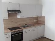 Kompakte Wohnung mit großer Terrasse, Parkplatz und...