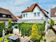 Kompaktes Einfamilienhaus mit Stil und Charme.