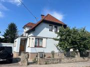 Kompaktes Wohnhaus mit Keller in Bahnhofsnähe