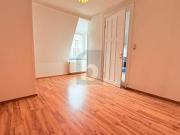 KOMPAKTES ZUHAUSE ÜBER DEN DÄCHERN VON ALTONA