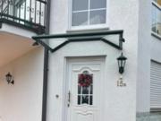 Komplett möbliert, zwei Zimmerwohnung Villenlage...