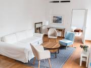 Komplett möblierte Dachgeschosswohnung mit Terrasse