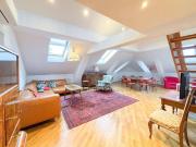 Komplett möblierte DG Wohnung mit uneinsichtiger 60 m²...