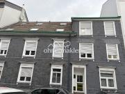 Komplett renovierte 4 Zimmer Wohnung 1. OG, neues Bad,...