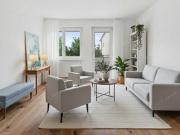 Komplett sanierte 2 Zimmer Wohnung mit Loggia