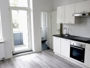 Komplett sanierte Altbauwohnung mit Balkon zum Park, 1....