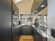 Komplett sanierte Dachgeschosswohnung in zentrumsnaher Lage