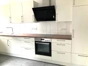 !Komplett sanierte Obergeschosswohnung mit großem Balkon...