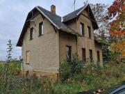 komplett zu sanierendes EFH + Bauplätze für 3 weitere...