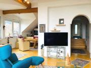 Kreuzbergl Möblierte schöne große Dachgeschosswohnung