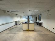 LABOR / Büro mit 6m Raumhöhe im U6 Center L05 ab sofort LABOR / Büro mit 6m Raumhöhe im U6 Center L05 ab sofort