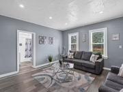 L&L Place: Modern Comforts Near Top Attractions 124 W...