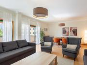 L Towers Elegant Apartments in Paço de Arcos Tower 2