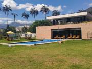 LA CASA DE TUS SUEÑOS, CON CLUB PRIVADO