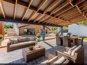 La Hume Maison familiale avec piscine et dépendance...