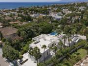 La impresionante Villa Casa del Mar se encuentra a pocos...