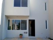 La Joya. Nueva 3 rec 2.5 baños con terreno excedente en...