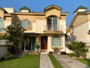 LA JOYA RESIDENCIAL, Casa en VENTA con vigilancia en...