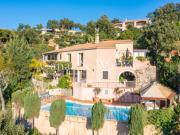LA LONDE VILLA BEAUX VOLUMES VUE MER ET PROCHE GOLF