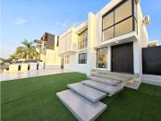Marina Blue, vendo casa con amplia area social + 3...