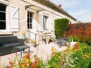 LA PARENTHÈSE — Maison en pierre rénovée et son jardin LA PARENTHÈSE — Maison en pierre rénovée et son jardin