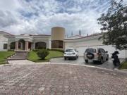 La Primavera II. Venta amplia casa 4 dorm estudio jardín...