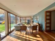 La Reina, Alvaro casanova