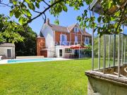 LA ROCHELLE PROPRIETE DE CARACTERE AVEC PARC ARBORE A 10...