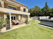 La Seyne, Grande maison d'habitation divisée en deux...