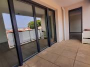 LA SEYNE SUR MER APPARTEMENT T2 RECENT AVEC TERRASSE ET PAR