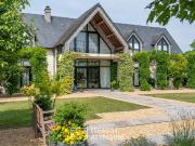 La villa d'architecte aux courbes contemporaines...