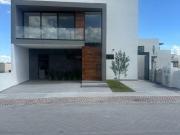 LA VISTA RESIDENCIAL $ 8 900 000