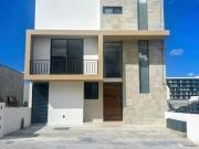 LA VISTA RESIDENCIAL!REMATO 5 RECÁMARAS C/BAÑO,...